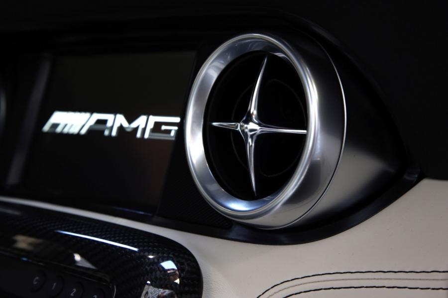  Mercedes-Benz SLS AMG 2010 года  (фото 171 из 526)